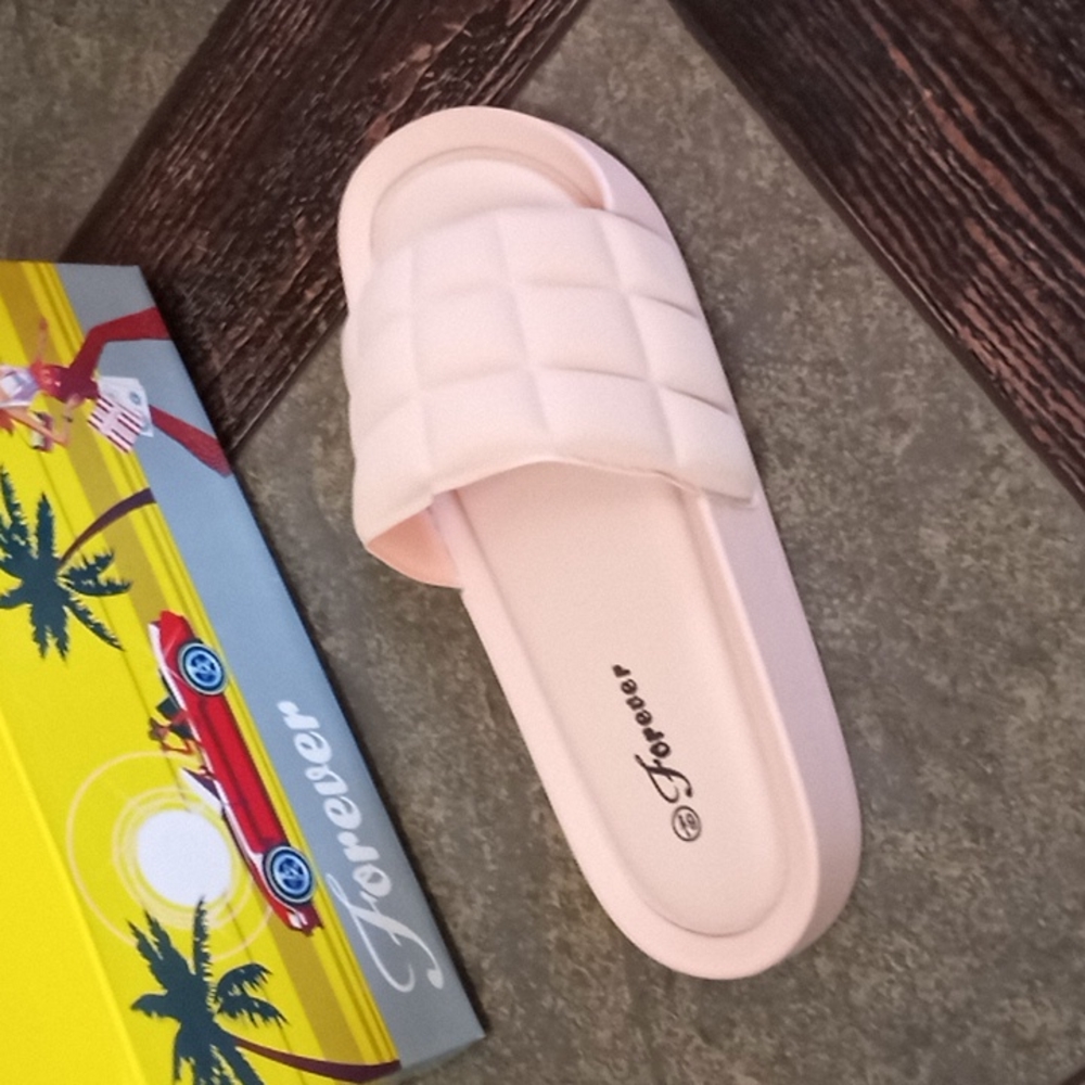 Pink Slipers - Picture 4 of 5